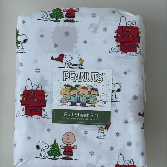 NEW Peanuts Snoopy Christmas Holiday Snoopy Santa Snowflakes Sheet FULL - Picture 7 of 11